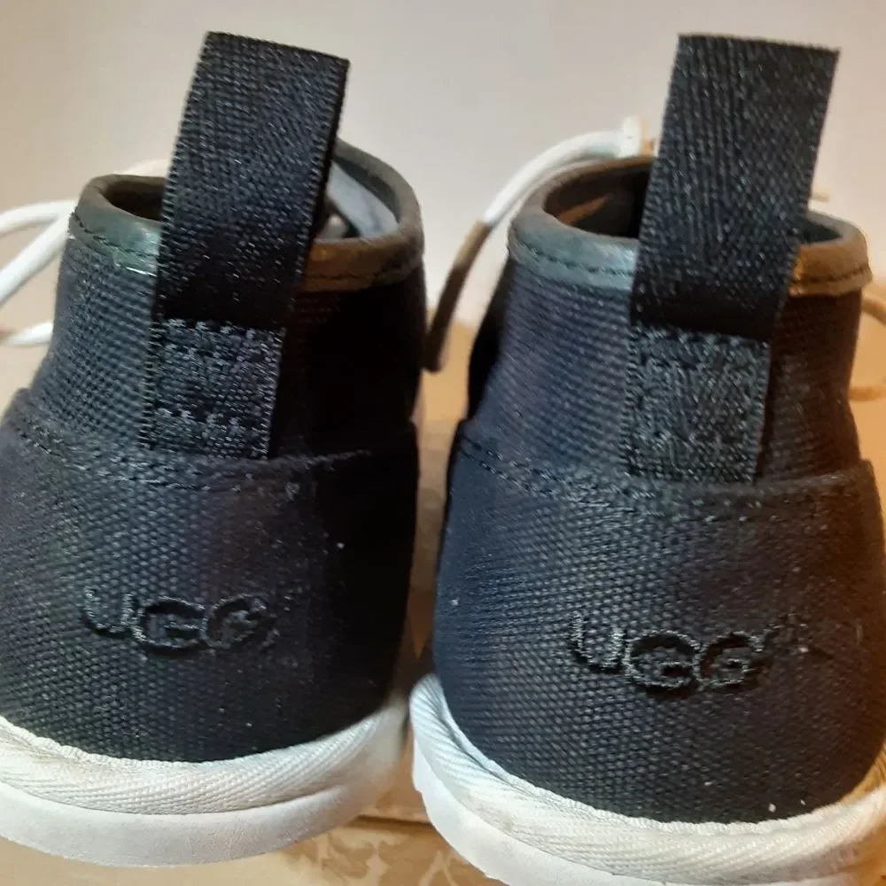 Ugg Men's Maksim Canvas Chukka Boot Sneakers sz 8